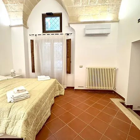 Casa Ginevra, Private Garage, Vaulted Ceilings * Lecce